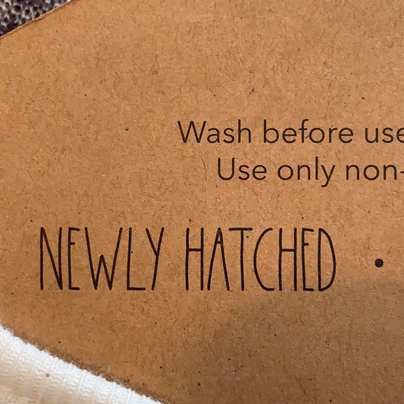 New Rae Dunn set of 3 Baby Bibs - Picture 5 of 11